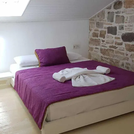 Eski Tas Hotel Cesme