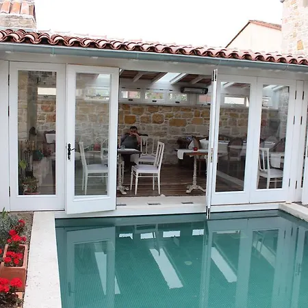 فندق Eski Tas 2*